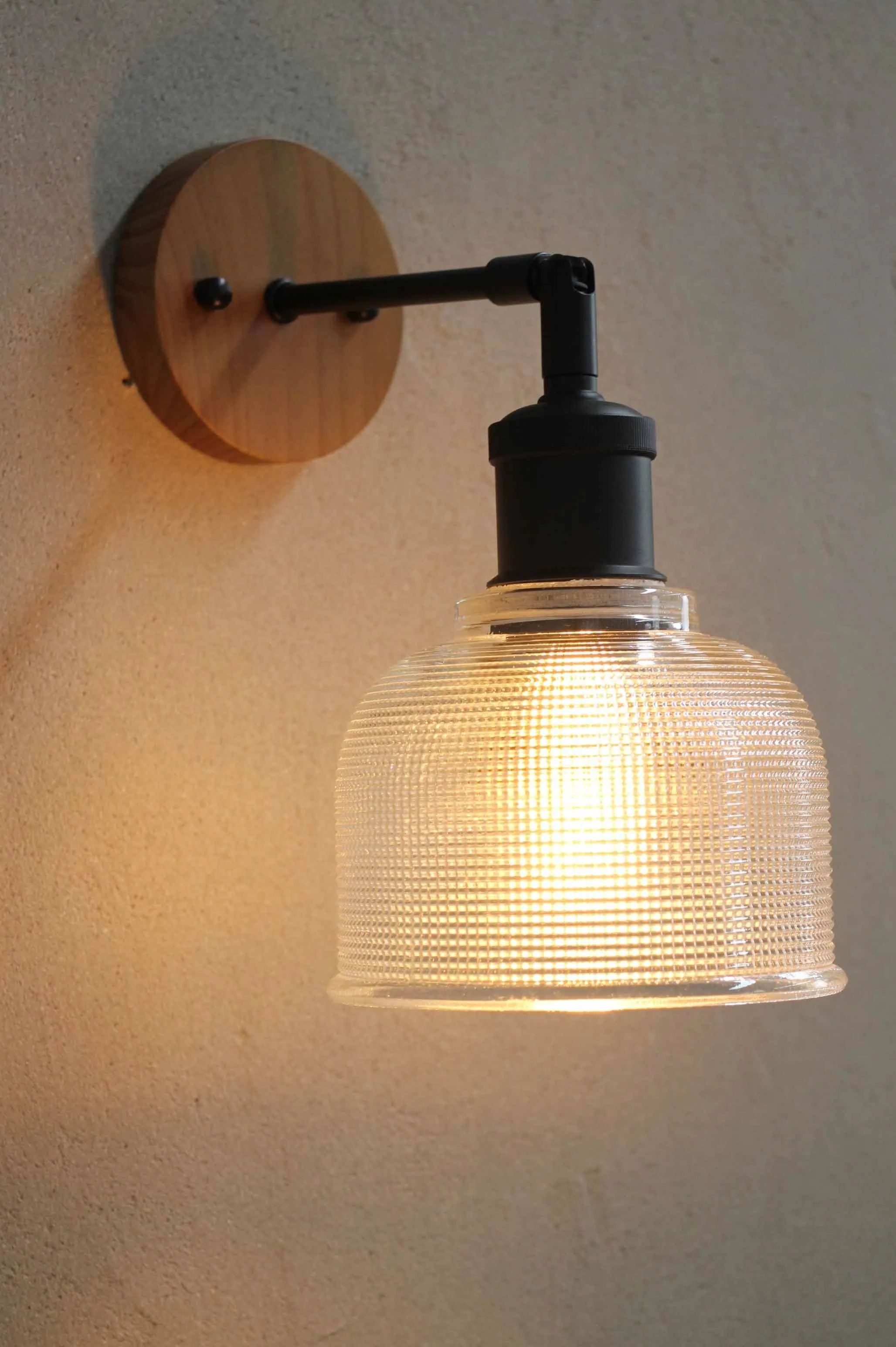 Chapman Glass Wood Wall Light