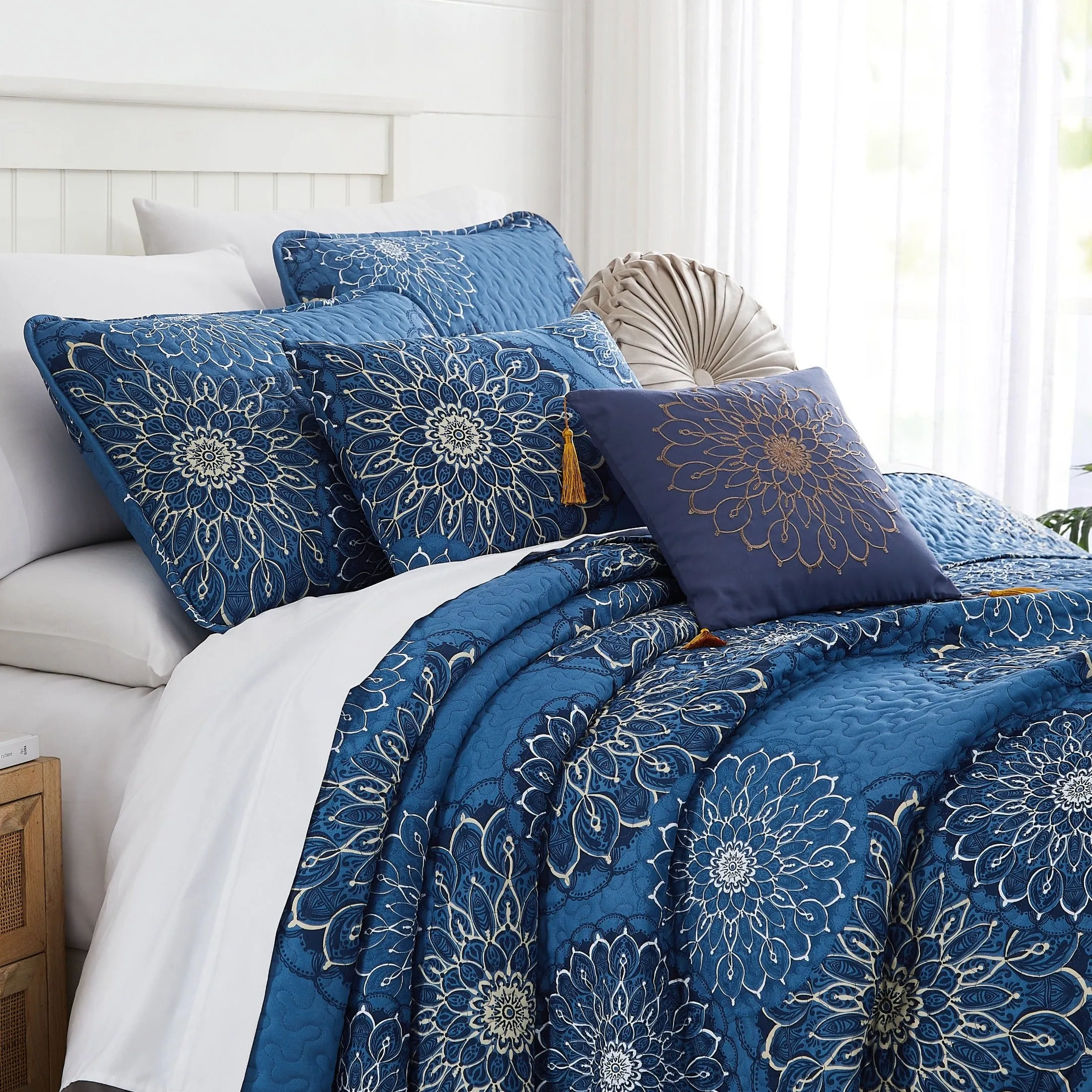 Midnight Floral 6-Piece Quilt Bedding Set